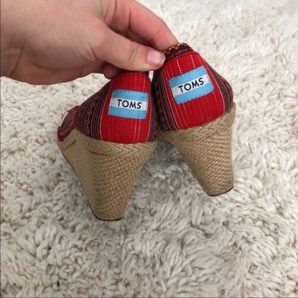 TOMS Womens Red Canvas Calypso Peep Toe Wedge - Picture 4 of 4